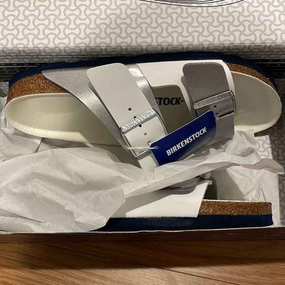NIB Birkenstock Arizona Split in white & silver, size 7N / 38 - Picture 5 of 6